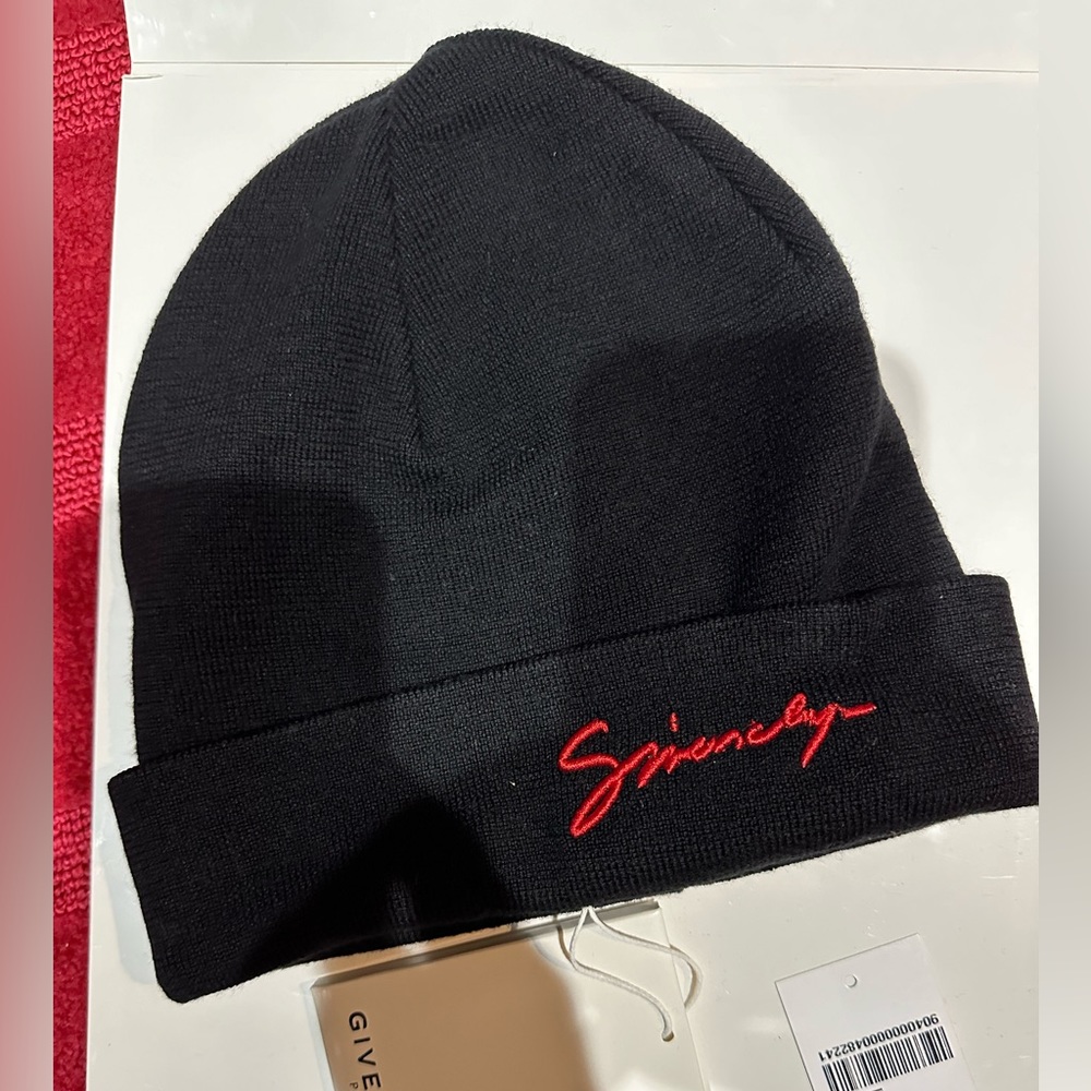 GIVENCHY UNISEX SCRIPT LOGO WOOL BEANIE BLACK RED - Picture 3 of 11